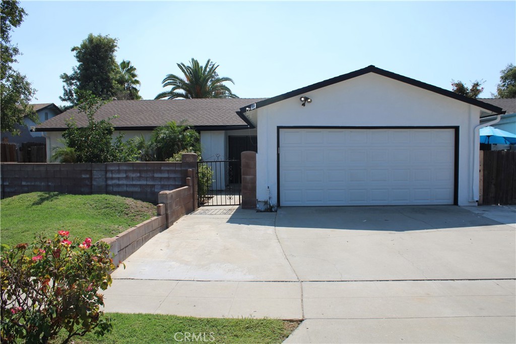 5822 E Ramona, Fresno, CA 93727