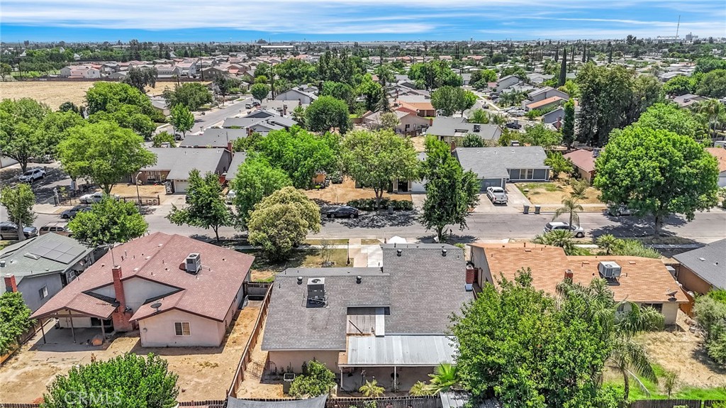 4883 E Geary St, Fresno, CA 93725