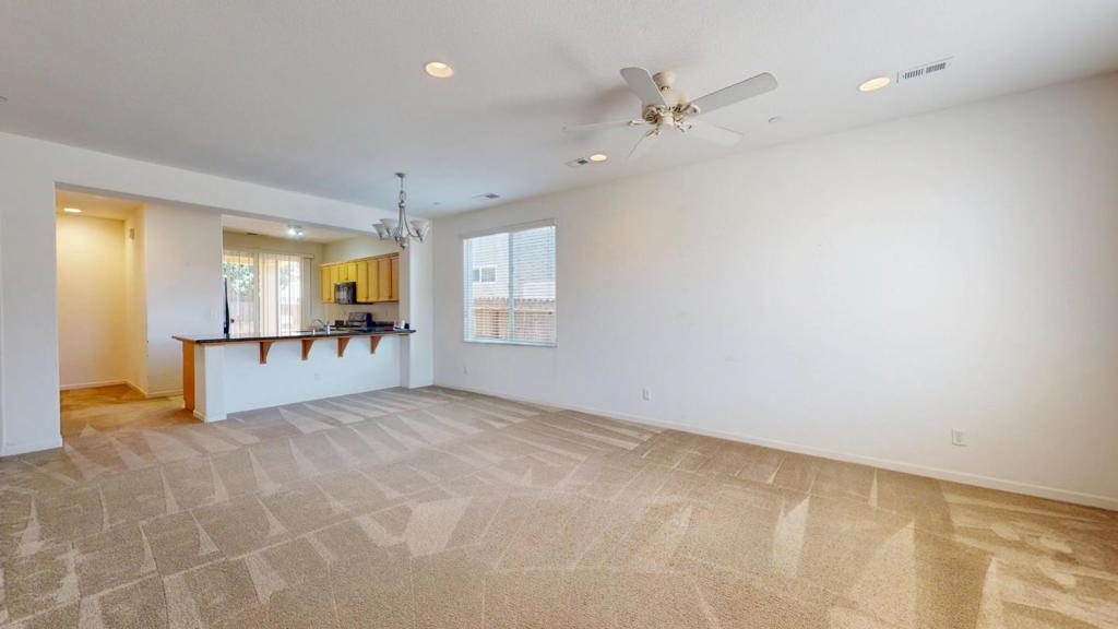 7392 Robinson, Fresno, CA 93737