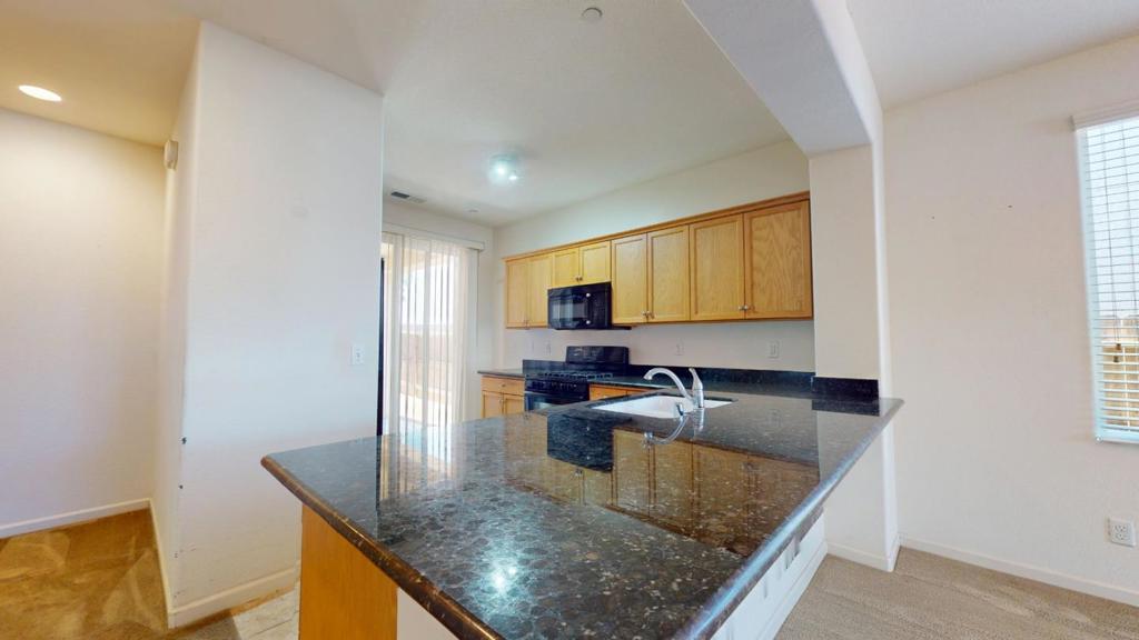7392 Robinson, Fresno, CA 93737