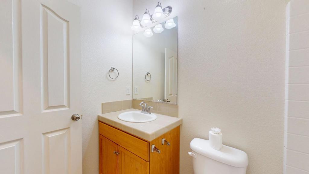 7392 Robinson, Fresno, CA 93737
