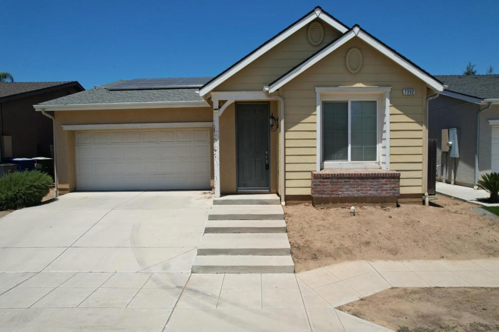 7392 Robinson, Fresno, CA 93737