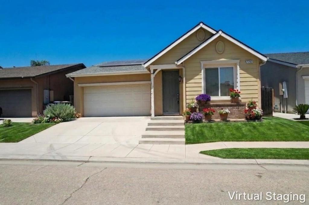7392 Robinson, Fresno, CA 93737