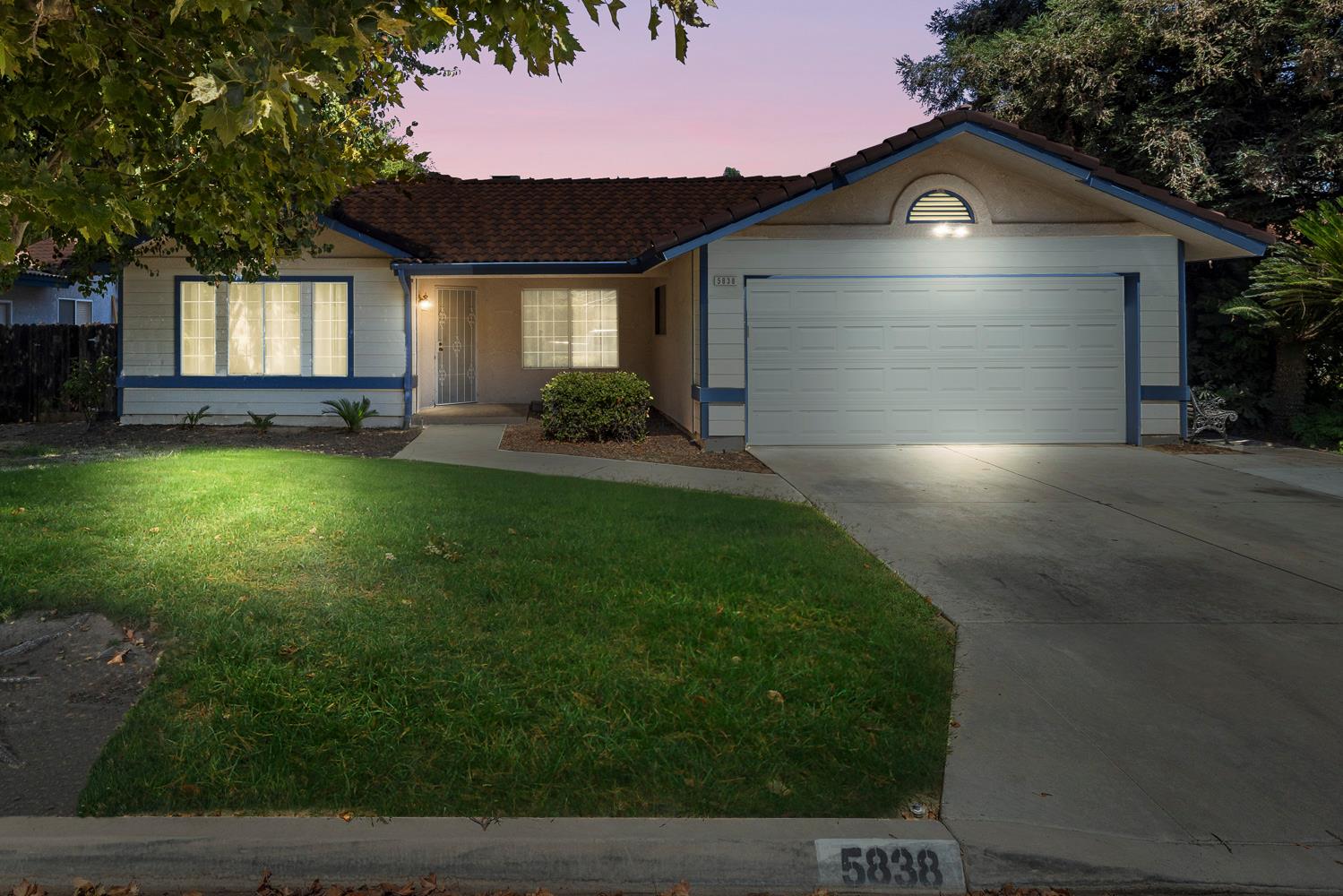 5838 W Fallon Ave, Fresno, CA 93722