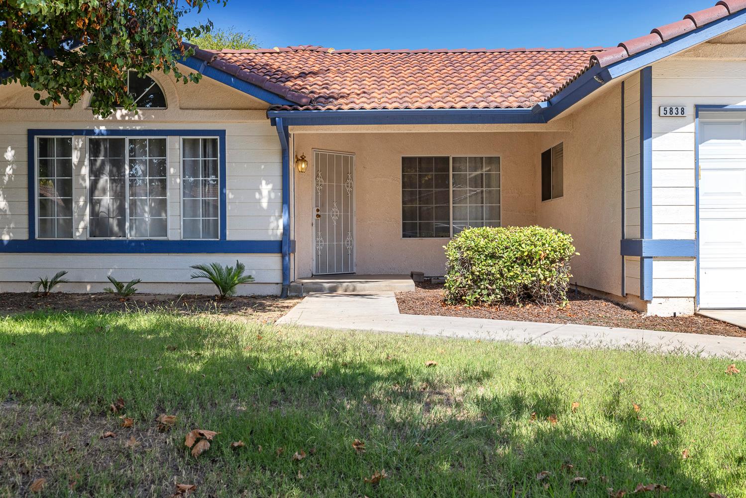 5838 W Fallon Ave, Fresno, CA 93722