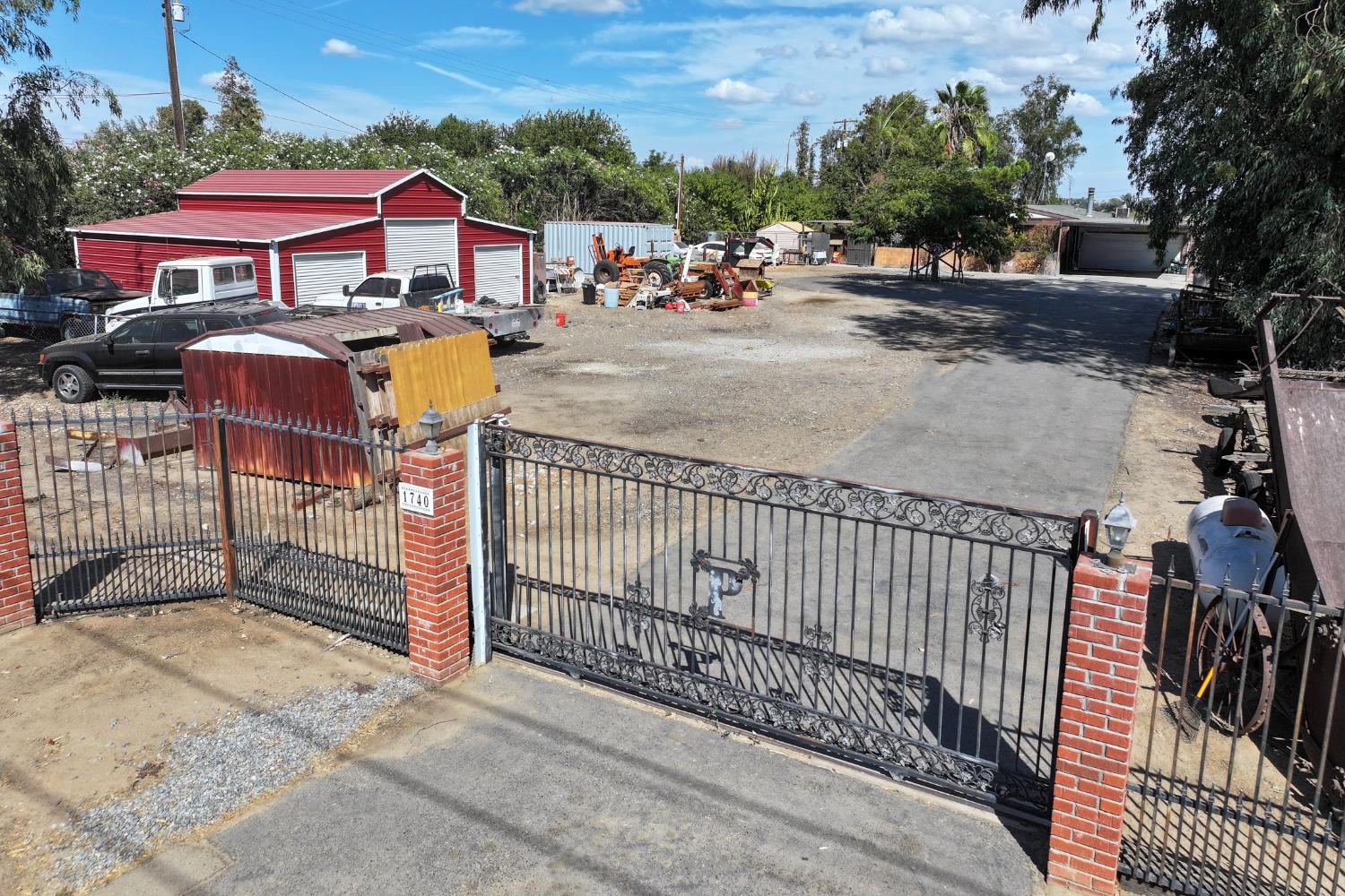 1740 S Cornelia Ave, Fresno, CA 93706