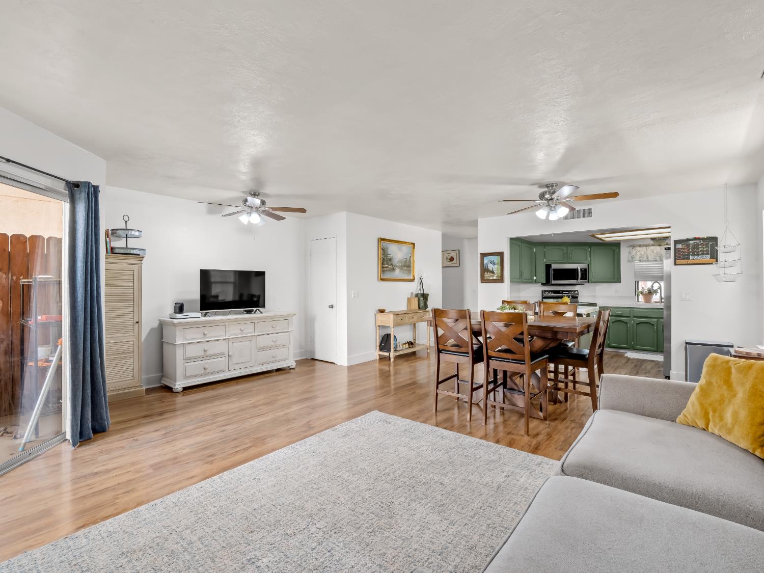 3670 W Terrace Ave, Fresno, CA 93722