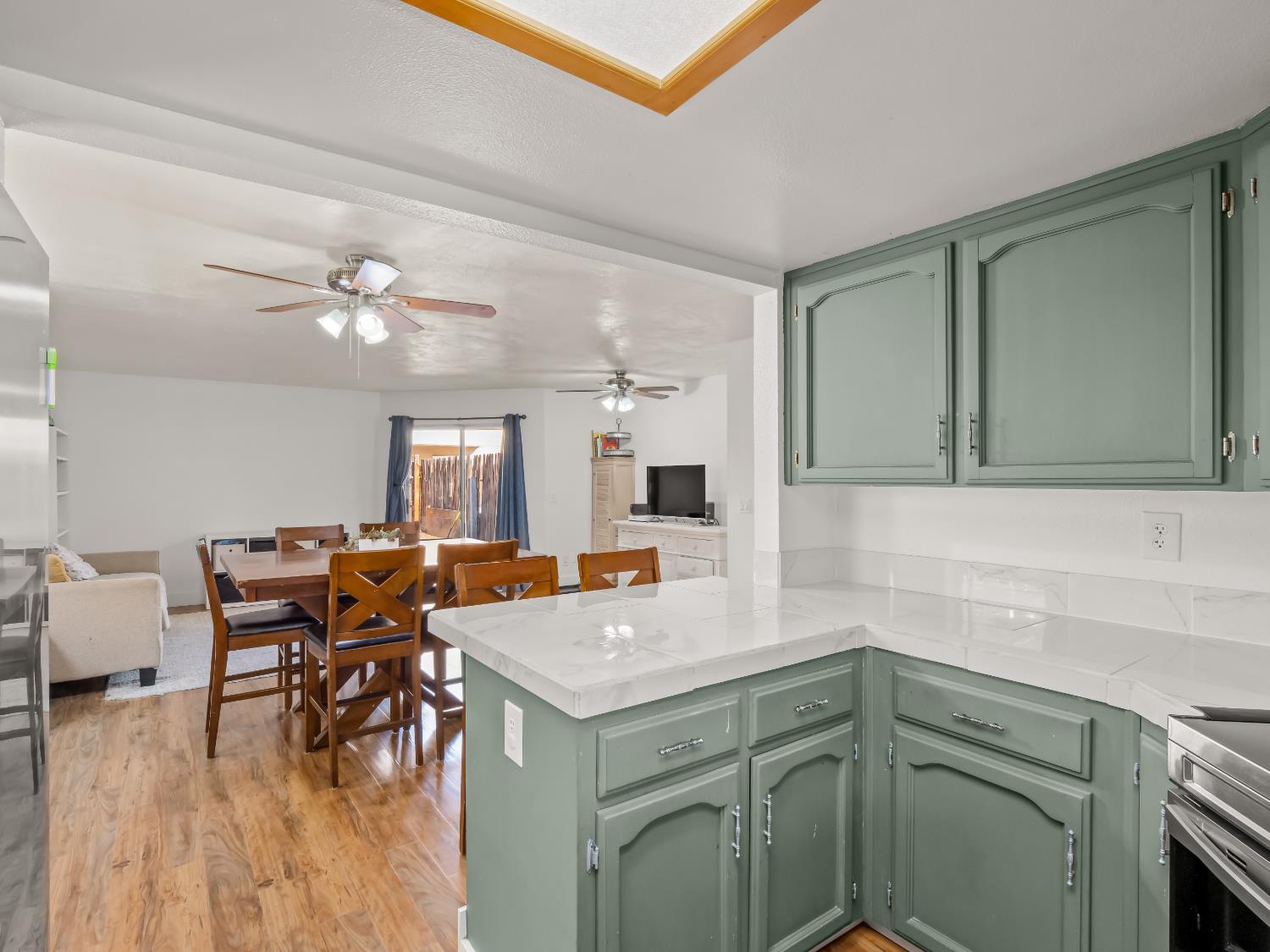 3670 W Terrace Ave, Fresno, CA 93722