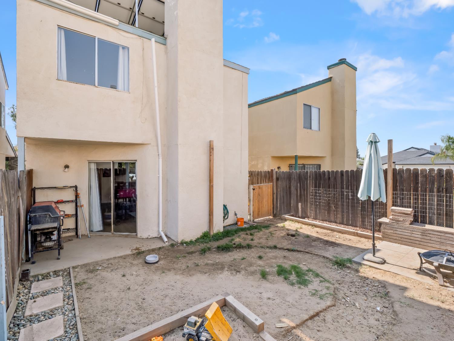 3670 W Terrace Ave, Fresno, CA 93722