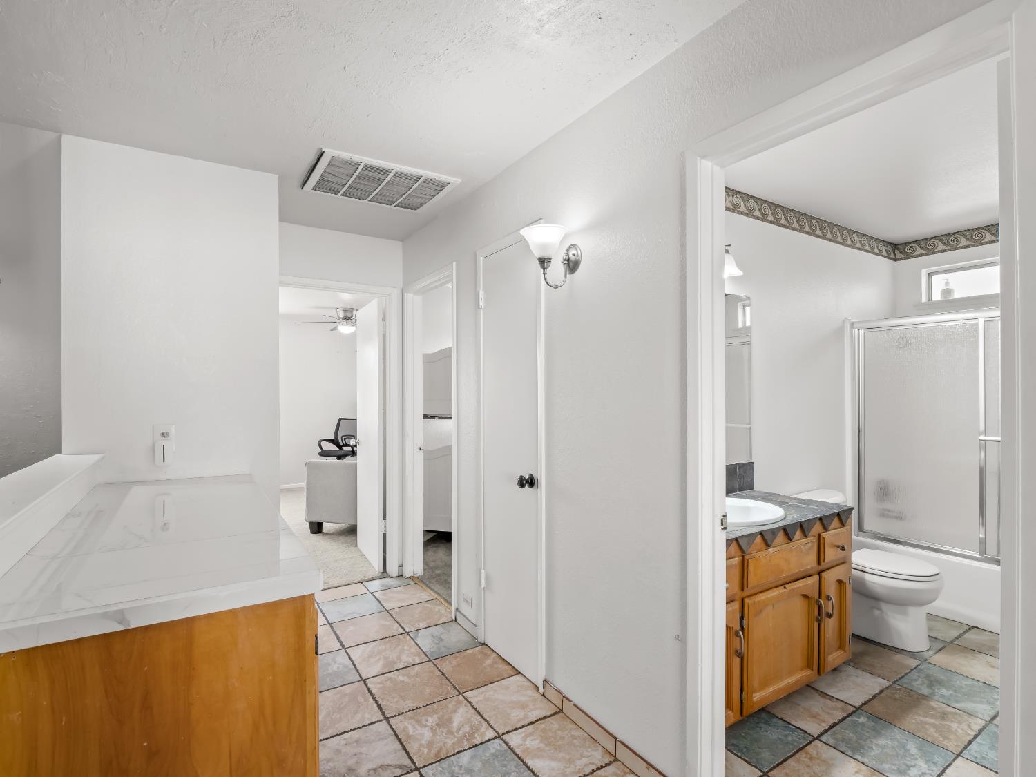 3670 W Terrace Ave, Fresno, CA 93722