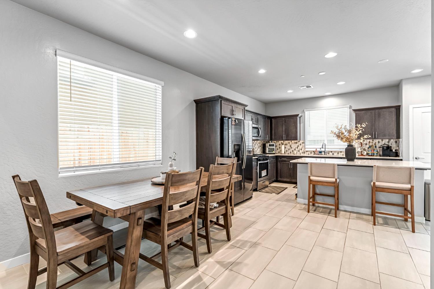 6122 W Swift Ave, Fresno, CA 93723