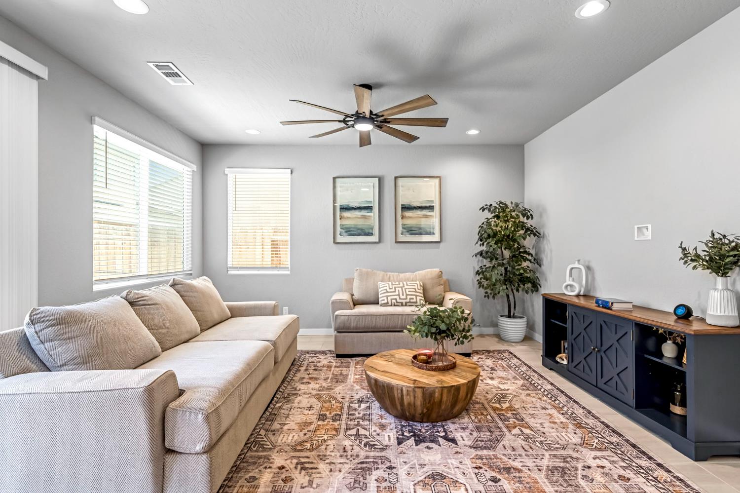 6122 W Swift Ave, Fresno, CA 93723