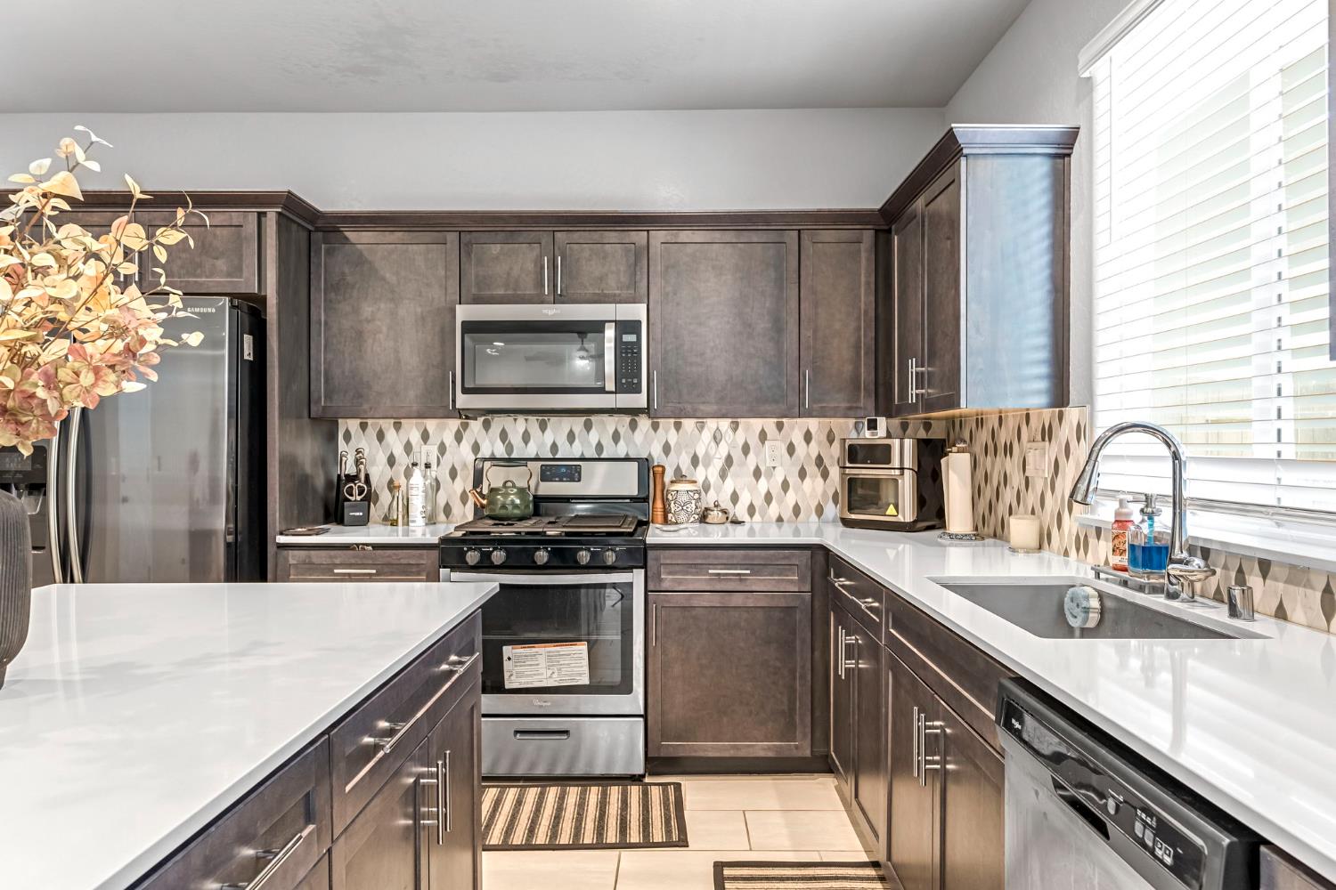 6122 W Swift Ave, Fresno, CA 93723