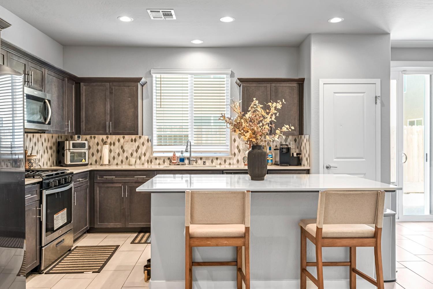 6122 W Swift Ave, Fresno, CA 93723