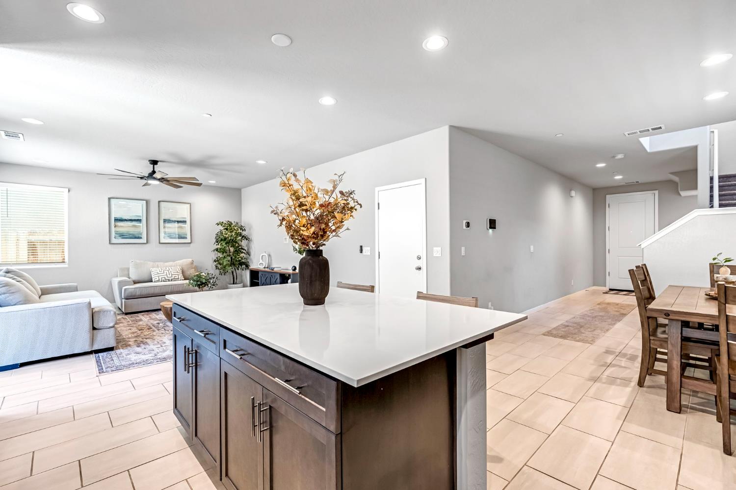 6122 W Swift Ave, Fresno, CA 93723