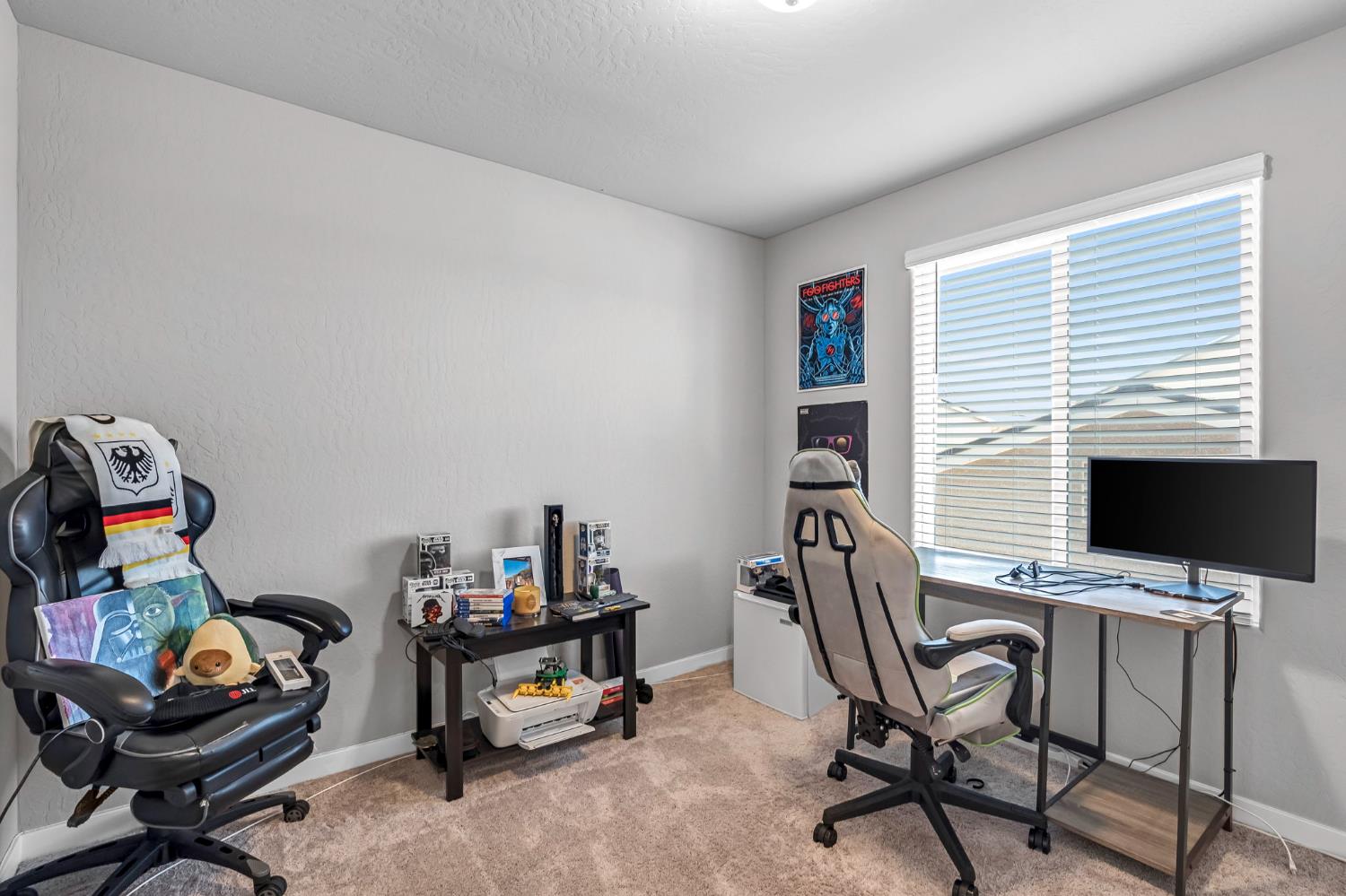 6122 W Swift Ave, Fresno, CA 93723