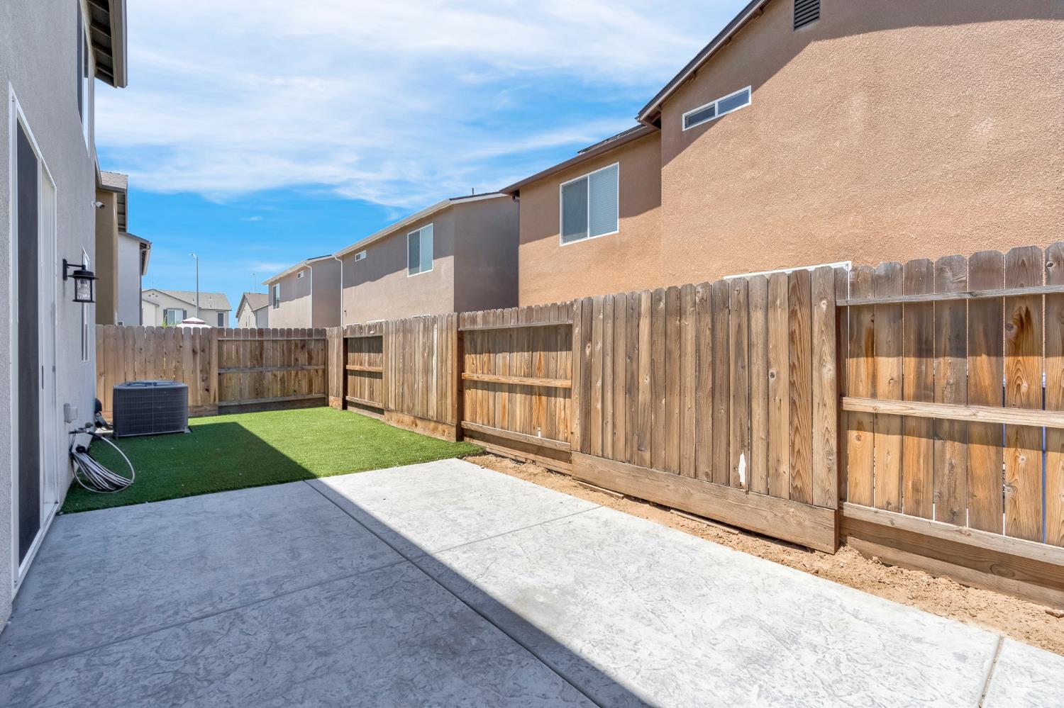6122 W Swift Ave, Fresno, CA 93723