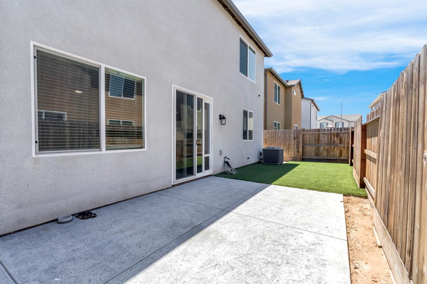 6122 W Swift Ave, Fresno, CA 93723