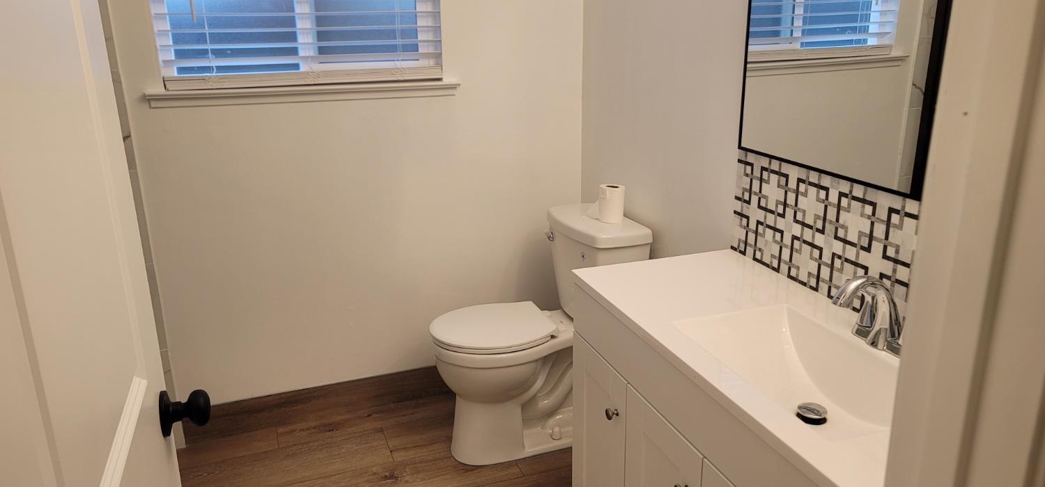 1540 W Ashcroft Ave, Fresno, CA 93705