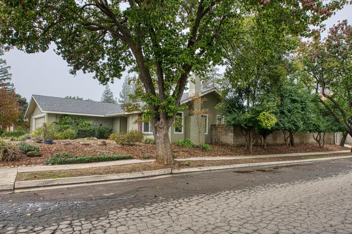 3338 E Menlo Ave, Fresno, CA 93710