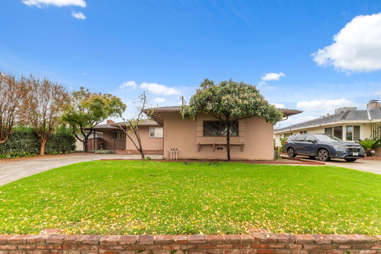 1421 W Michigan Ave, Fresno, CA 93705