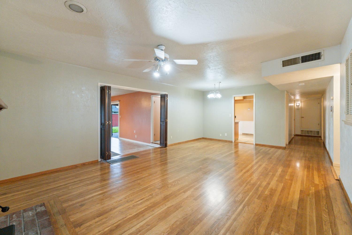 1421 W Michigan Ave, Fresno, CA 93705