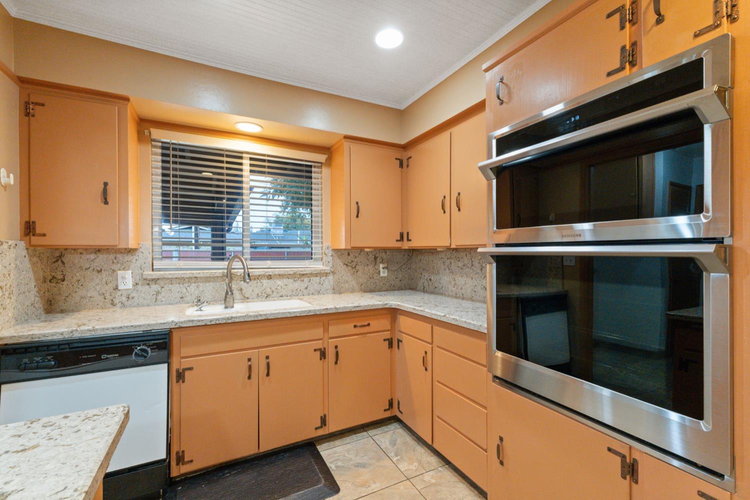 1421 W Michigan Ave, Fresno, CA 93705