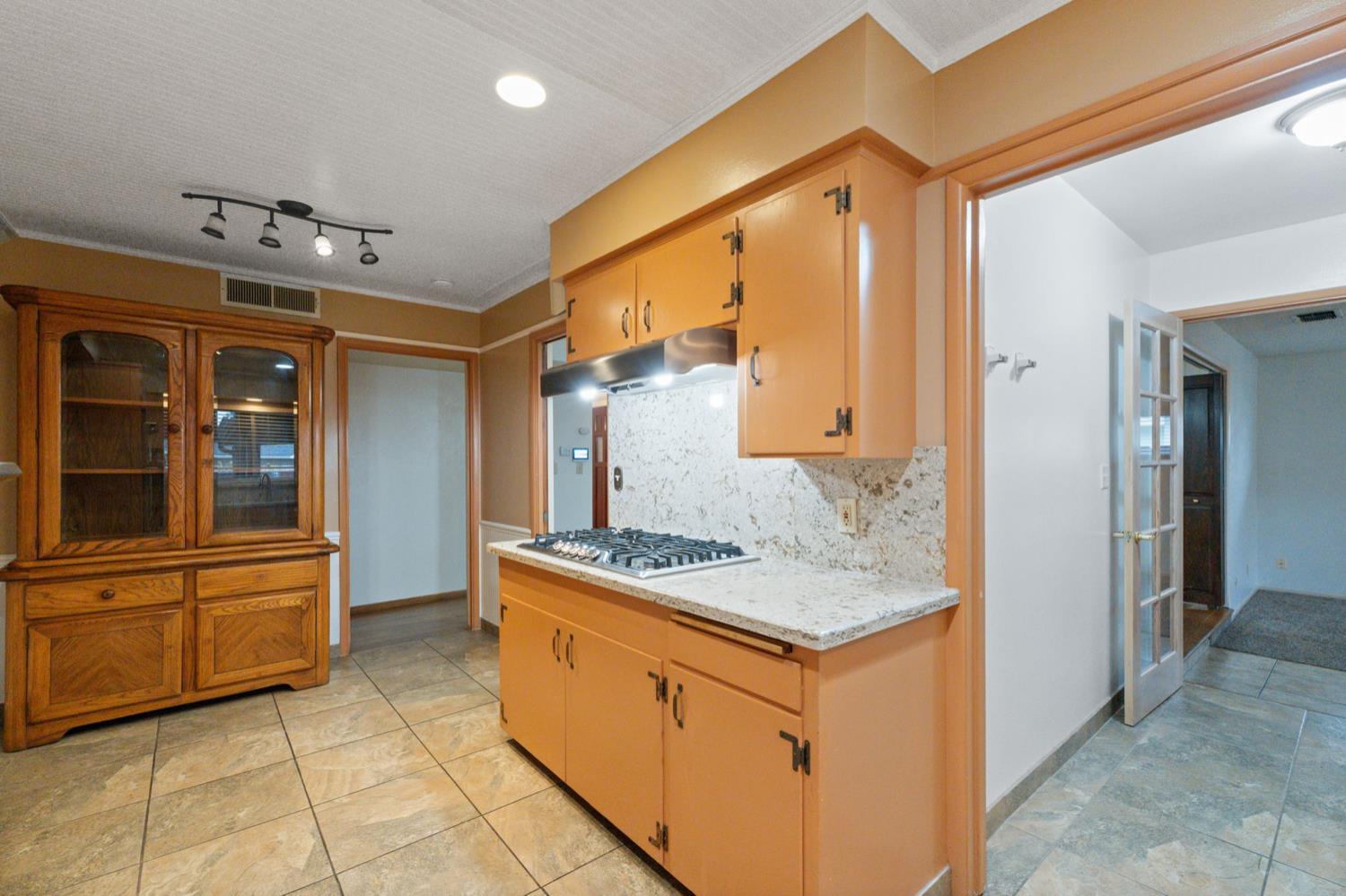 1421 W Michigan Ave, Fresno, CA 93705