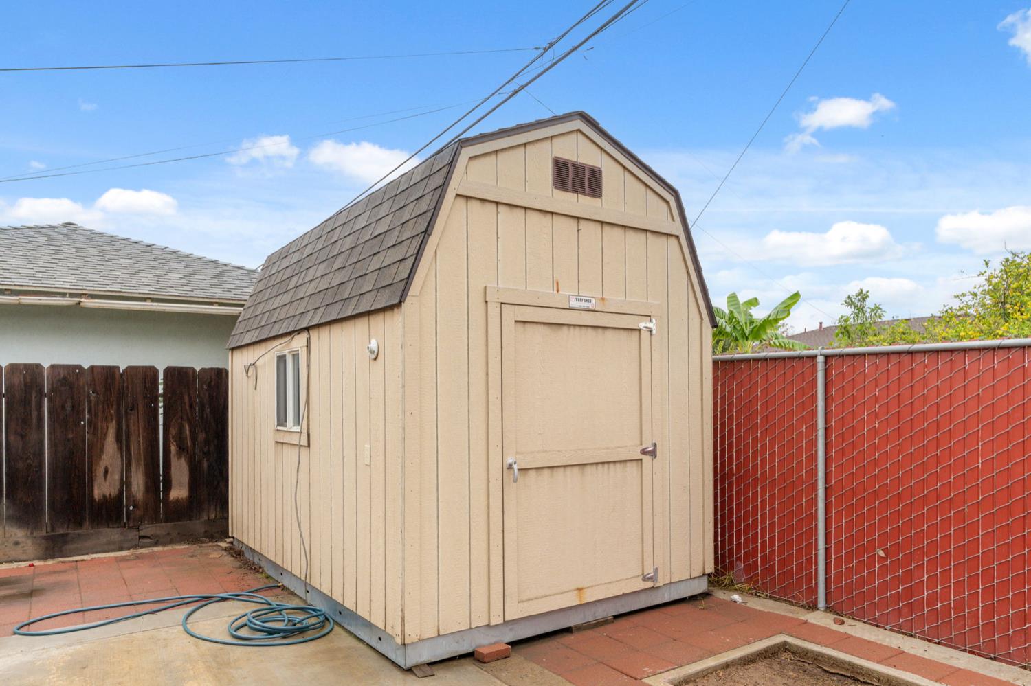 1421 W Michigan Ave, Fresno, CA 93705