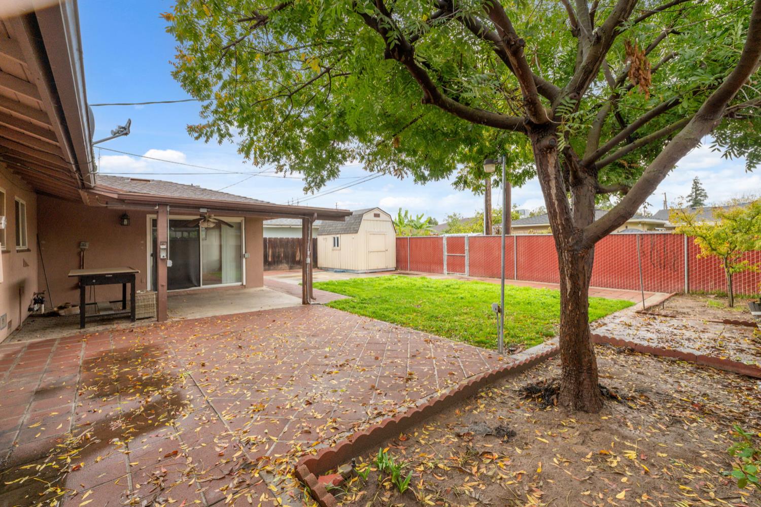 1421 W Michigan Ave, Fresno, CA 93705