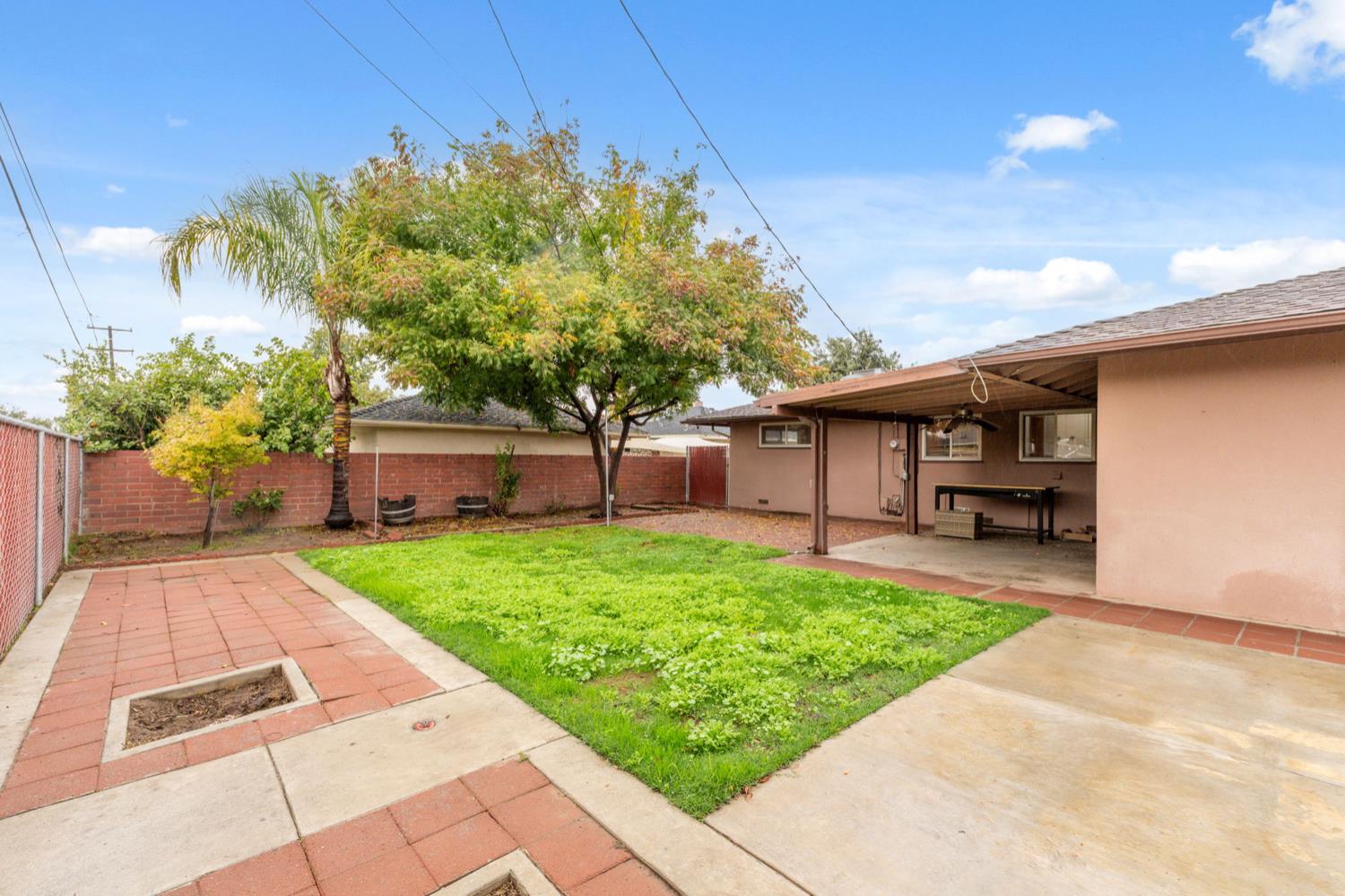 1421 W Michigan Ave, Fresno, CA 93705