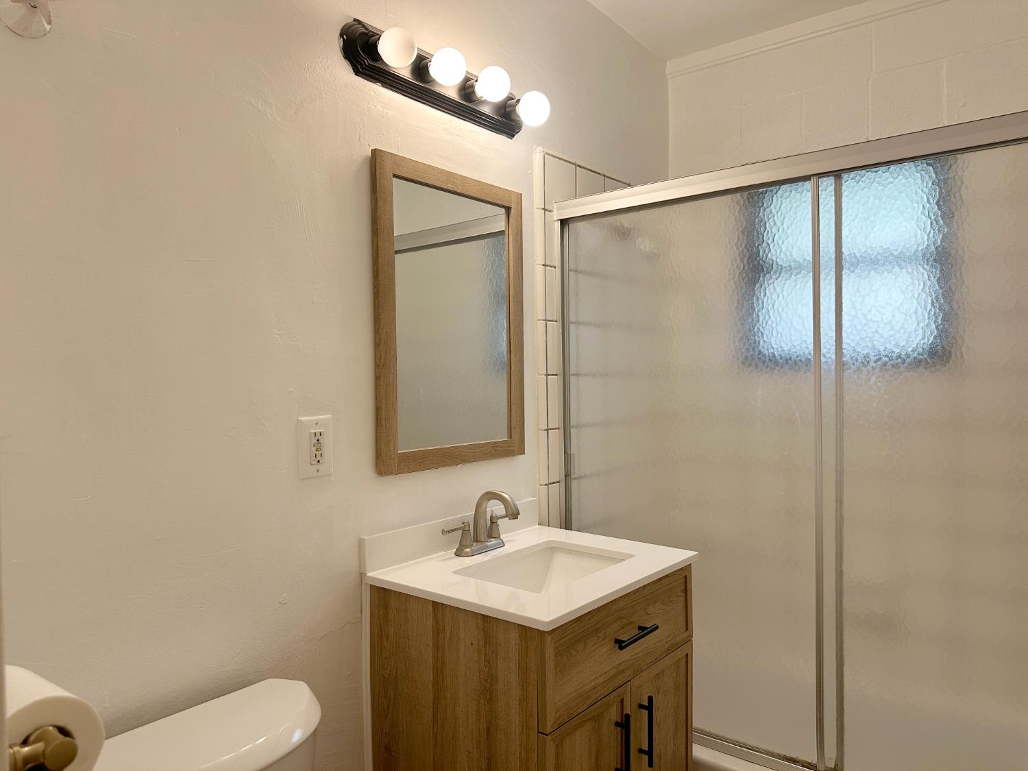 2723 E Lansing Way, Fresno, CA 93726