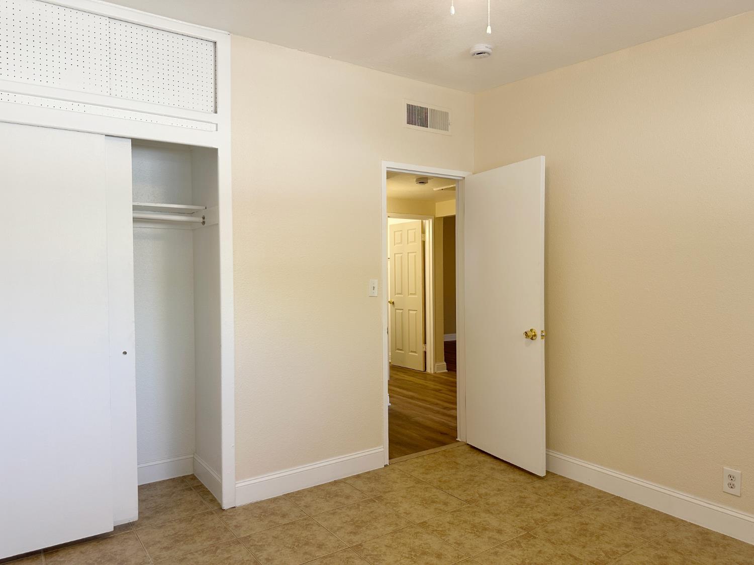 2723 E Lansing Way, Fresno, CA 93726