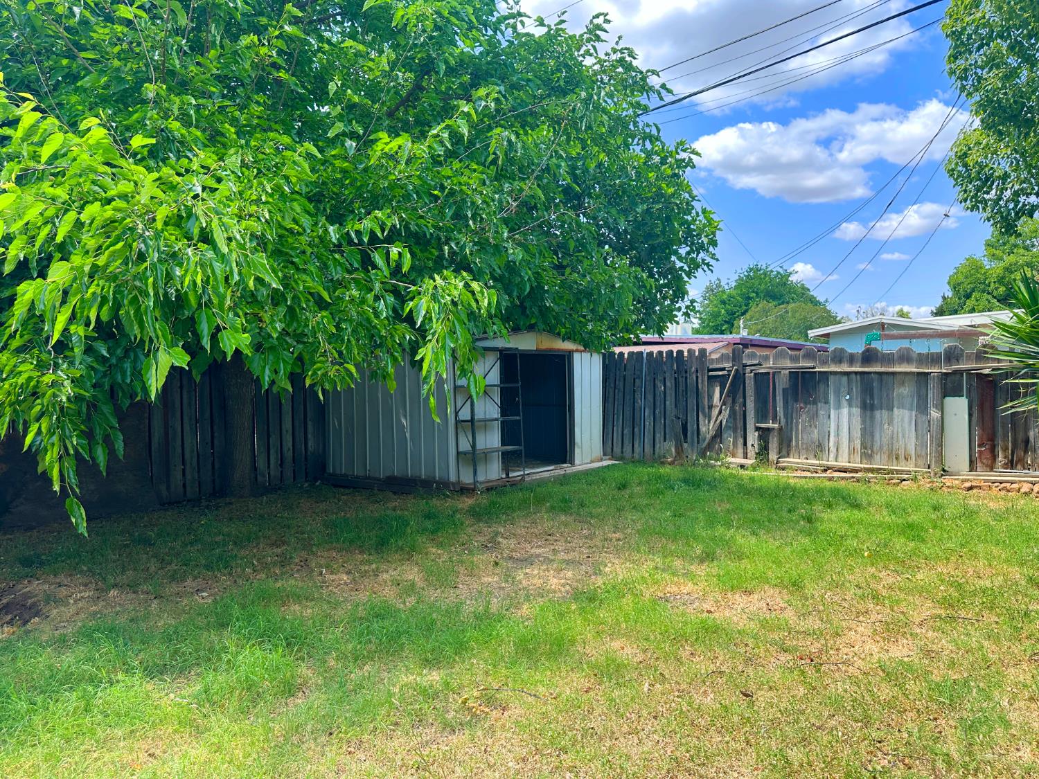 2723 E Lansing Way, Fresno, CA 93726