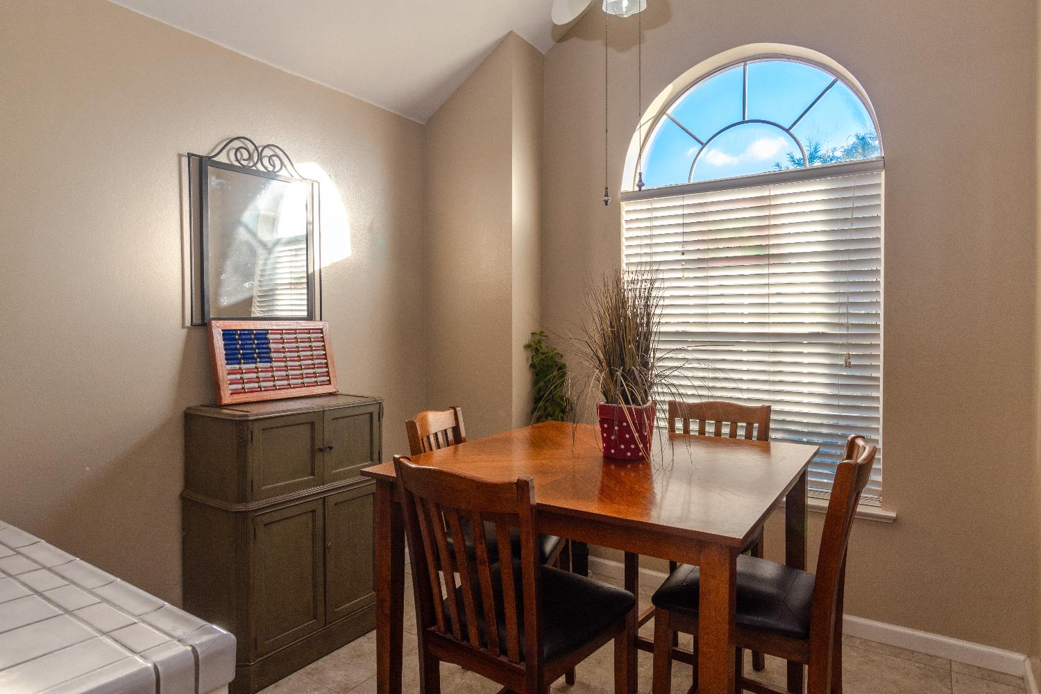 1204 E Salem Ave, Fresno, CA 93720