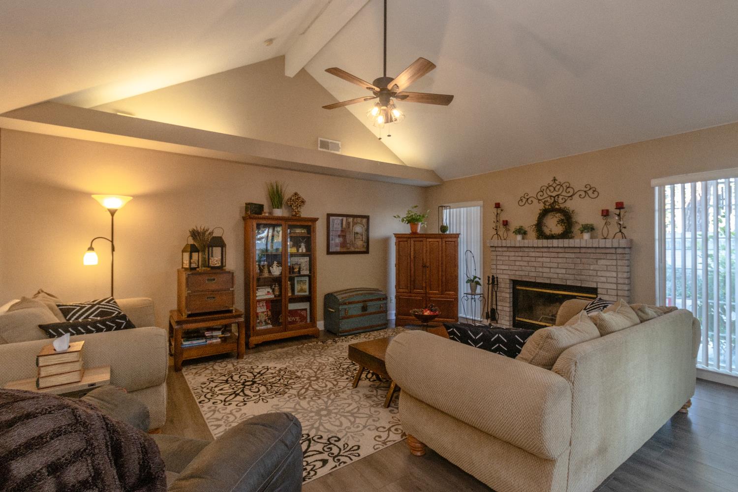 1204 E Salem Ave, Fresno, CA 93720