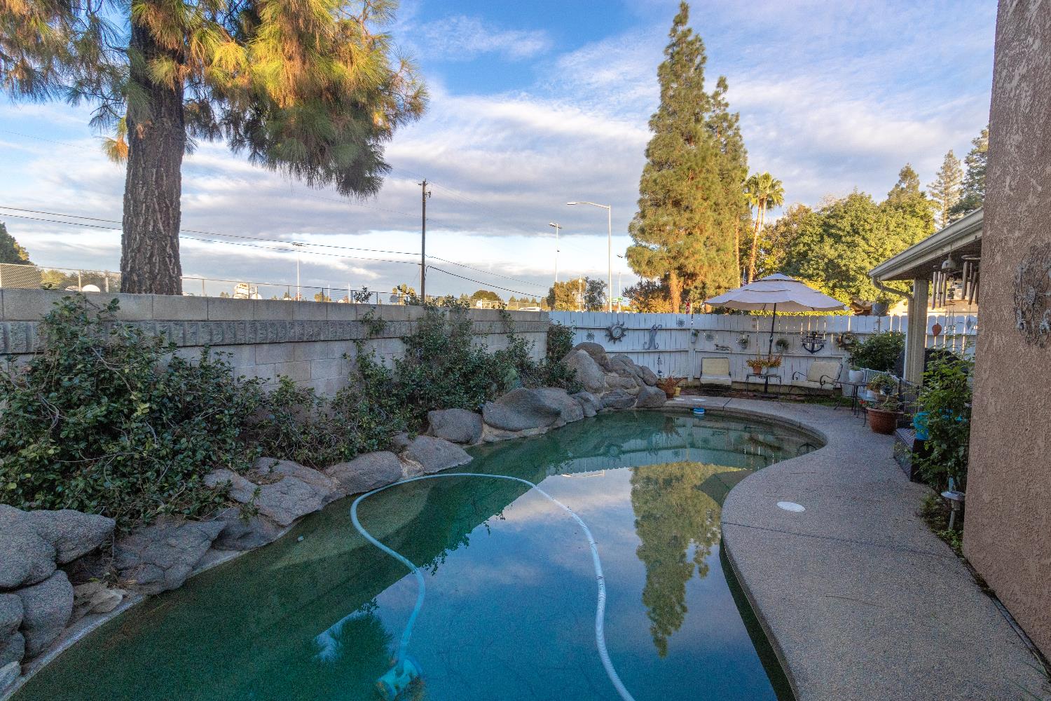 1204 E Salem Ave, Fresno, CA 93720