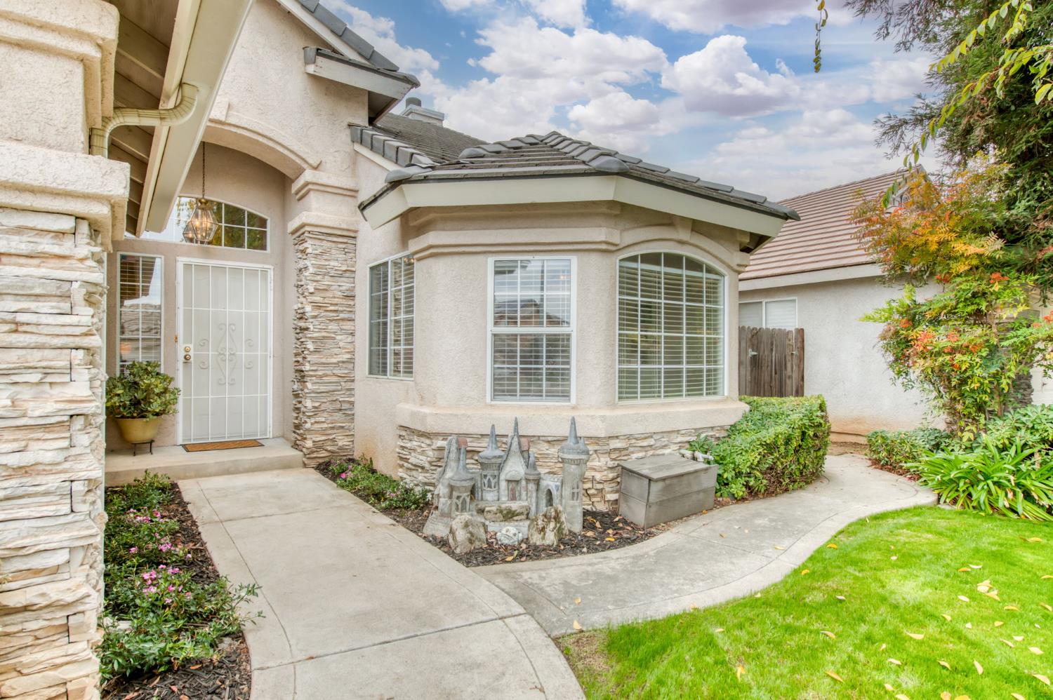 2443 E Rush Ave, Fresno, CA 93730