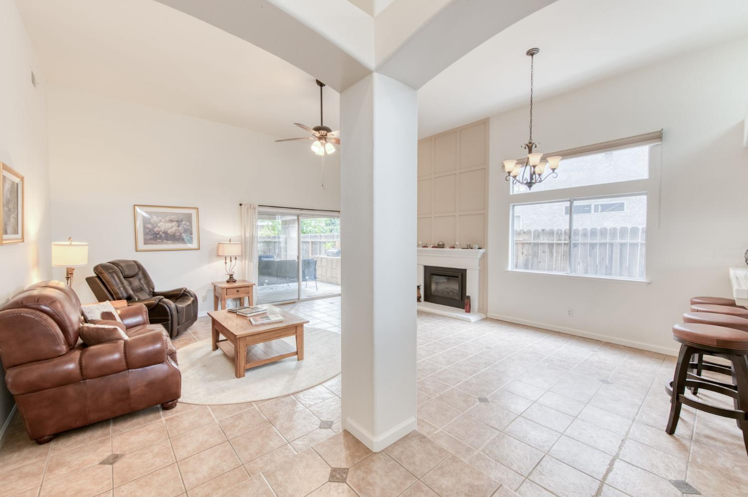 2443 E Rush Ave, Fresno, CA 93730