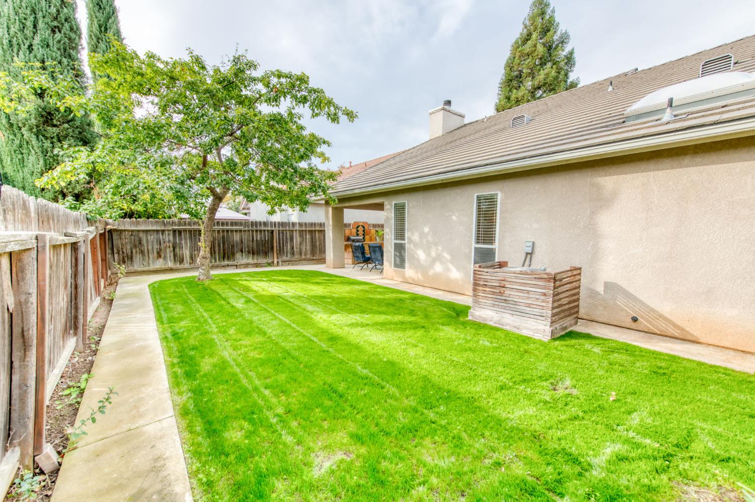 2443 E Rush Ave, Fresno, CA 93730