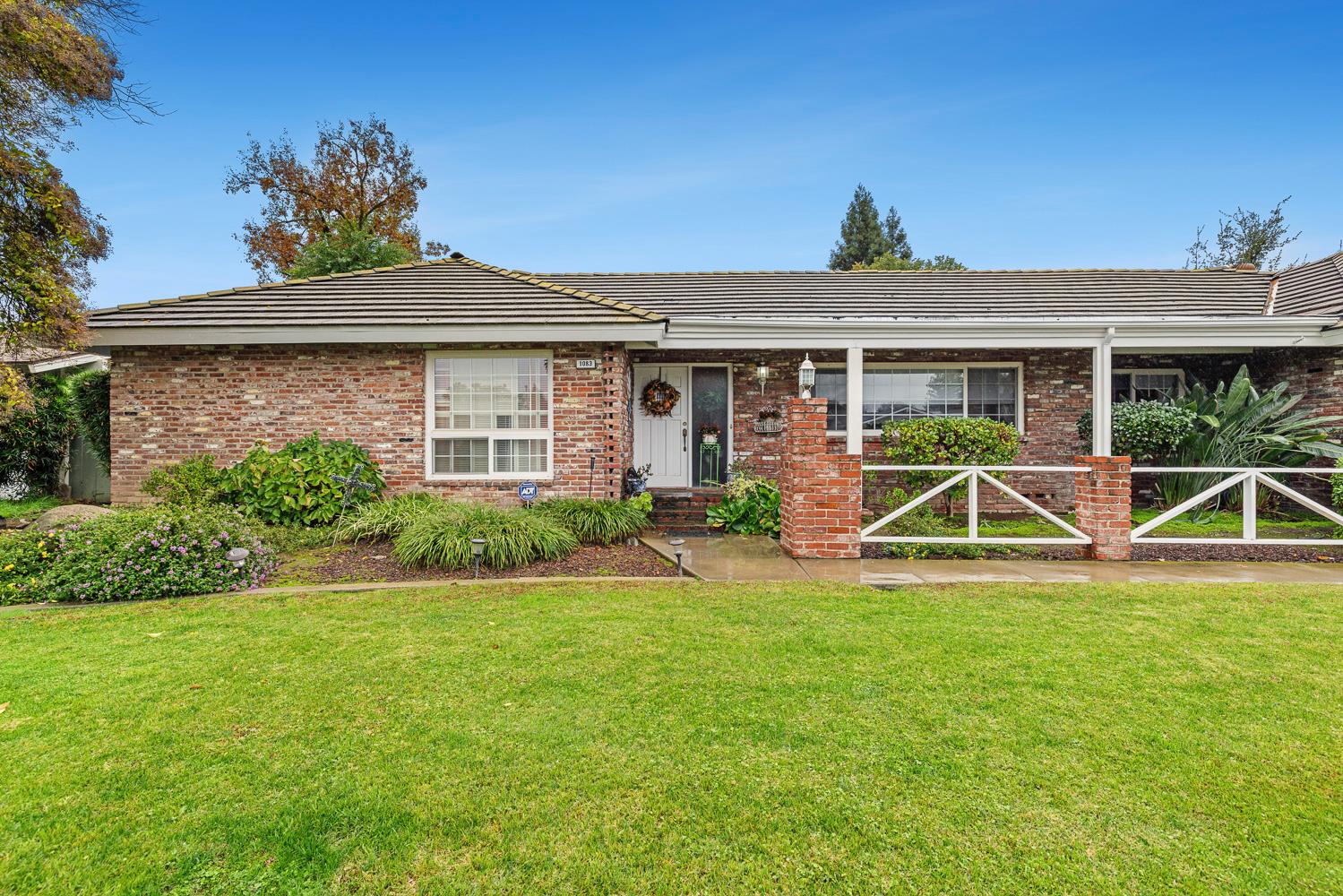 1083 W Escalon Ave, Fresno, CA 93711