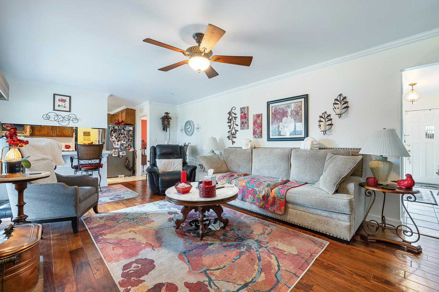 1083 W Escalon Ave, Fresno, CA 93711