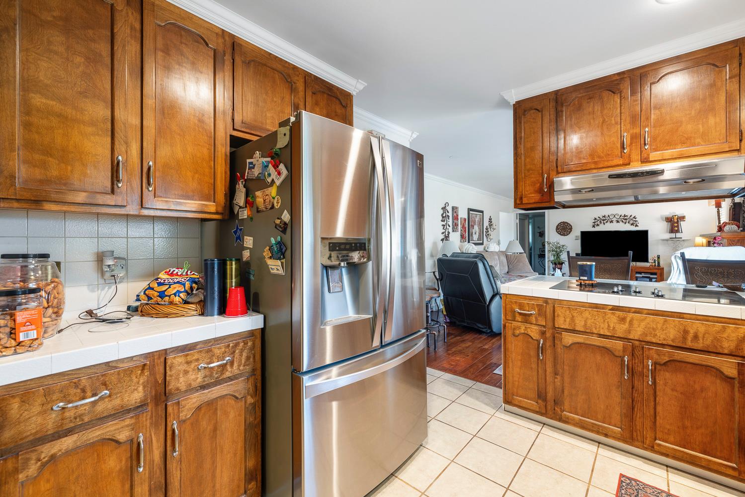 1083 W Escalon Ave, Fresno, CA 93711