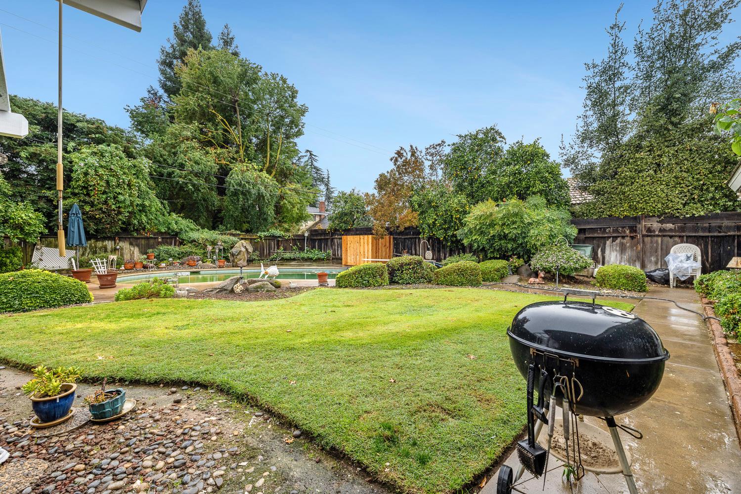 1083 W Escalon Ave, Fresno, CA 93711