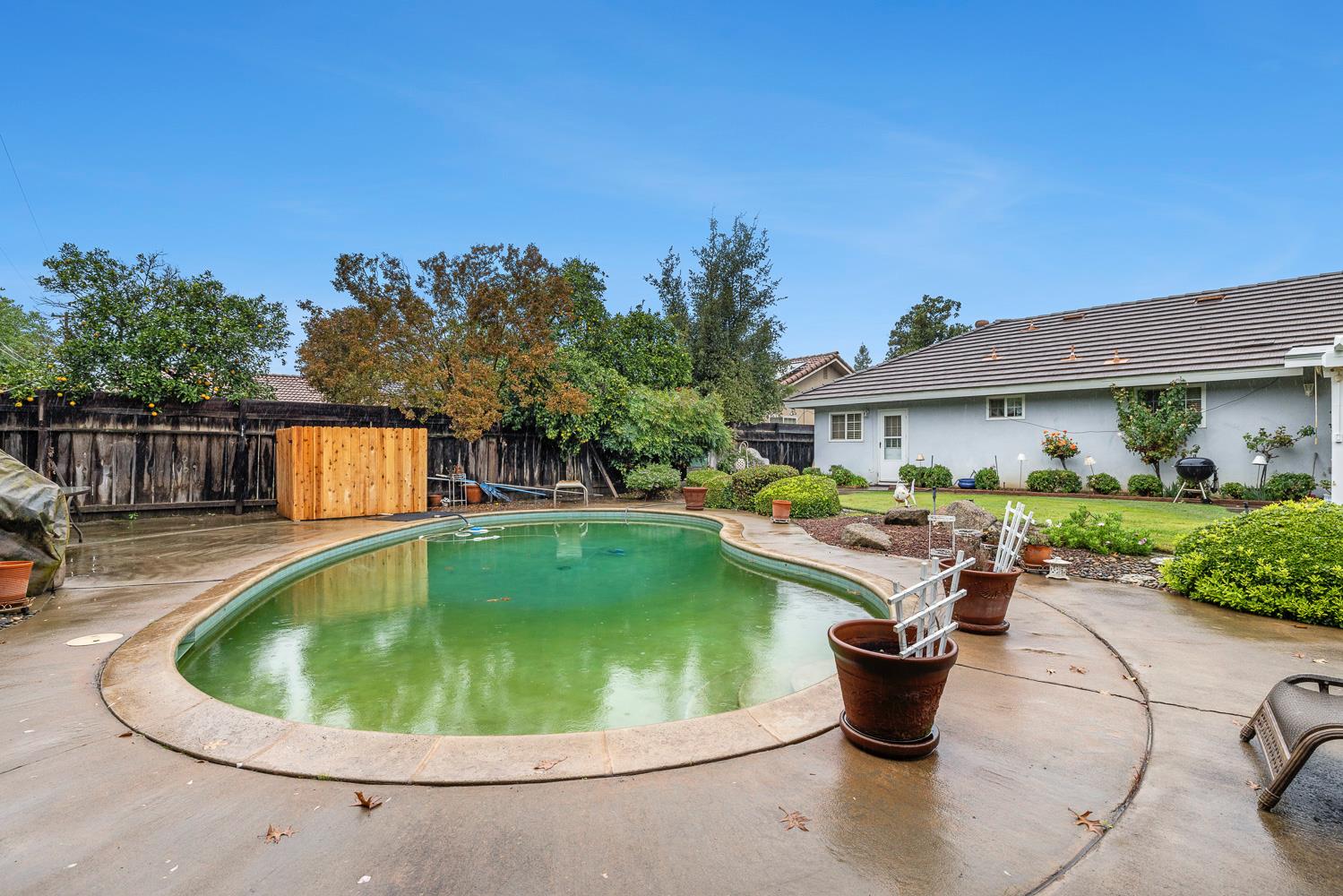 1083 W Escalon Ave, Fresno, CA 93711