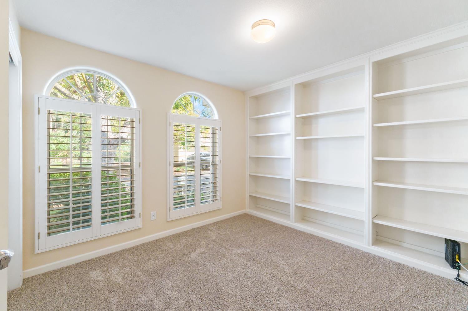 9501 N Congress Ave, Fresno, CA 93720