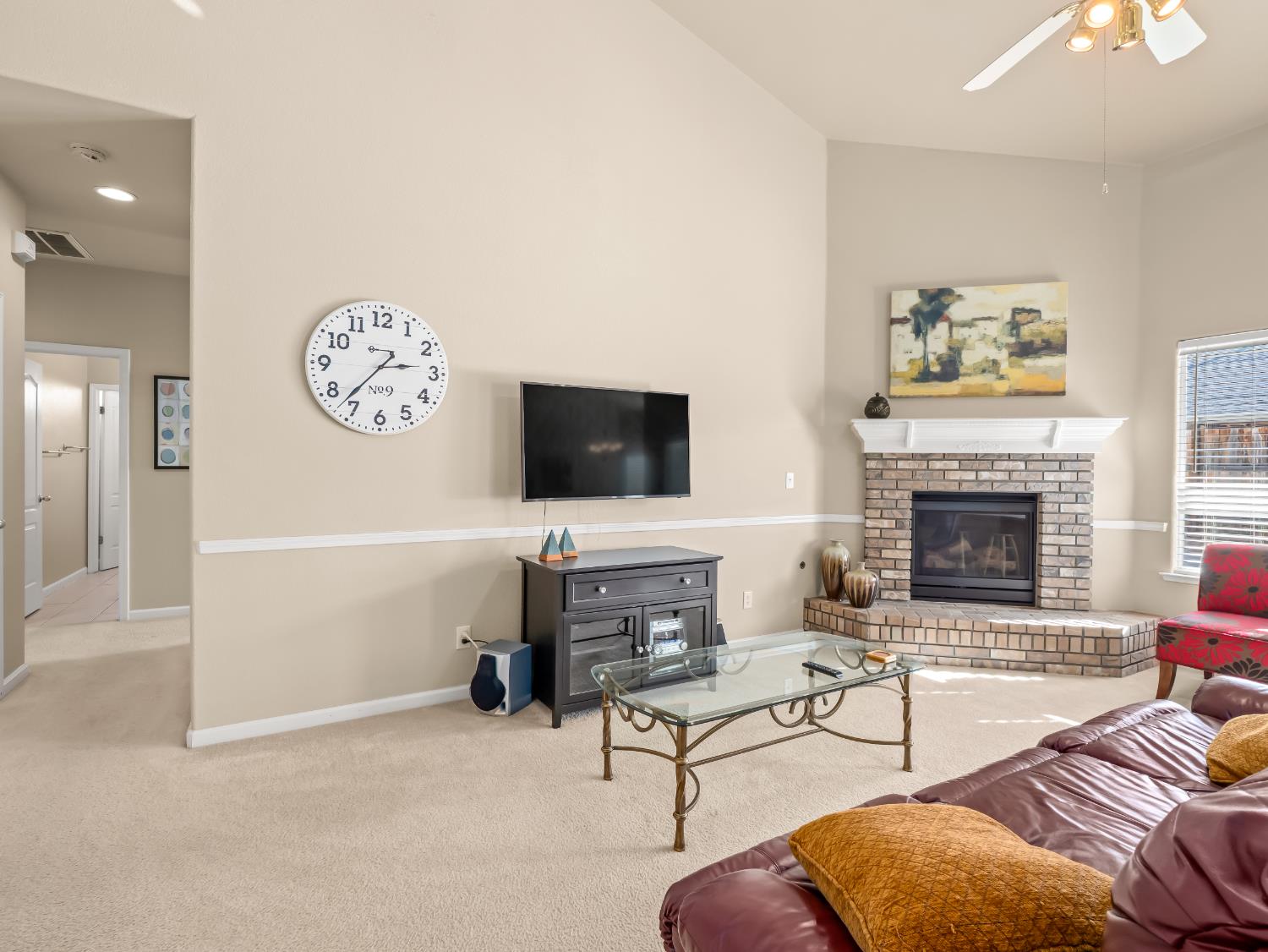 2887 E Christopher Dr, Fresno, CA 93720