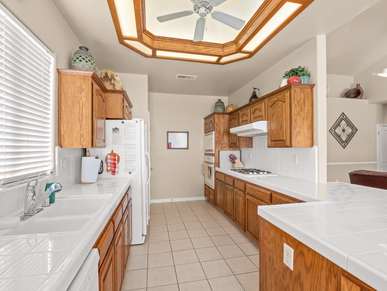 2887 E Christopher Dr, Fresno, CA 93720