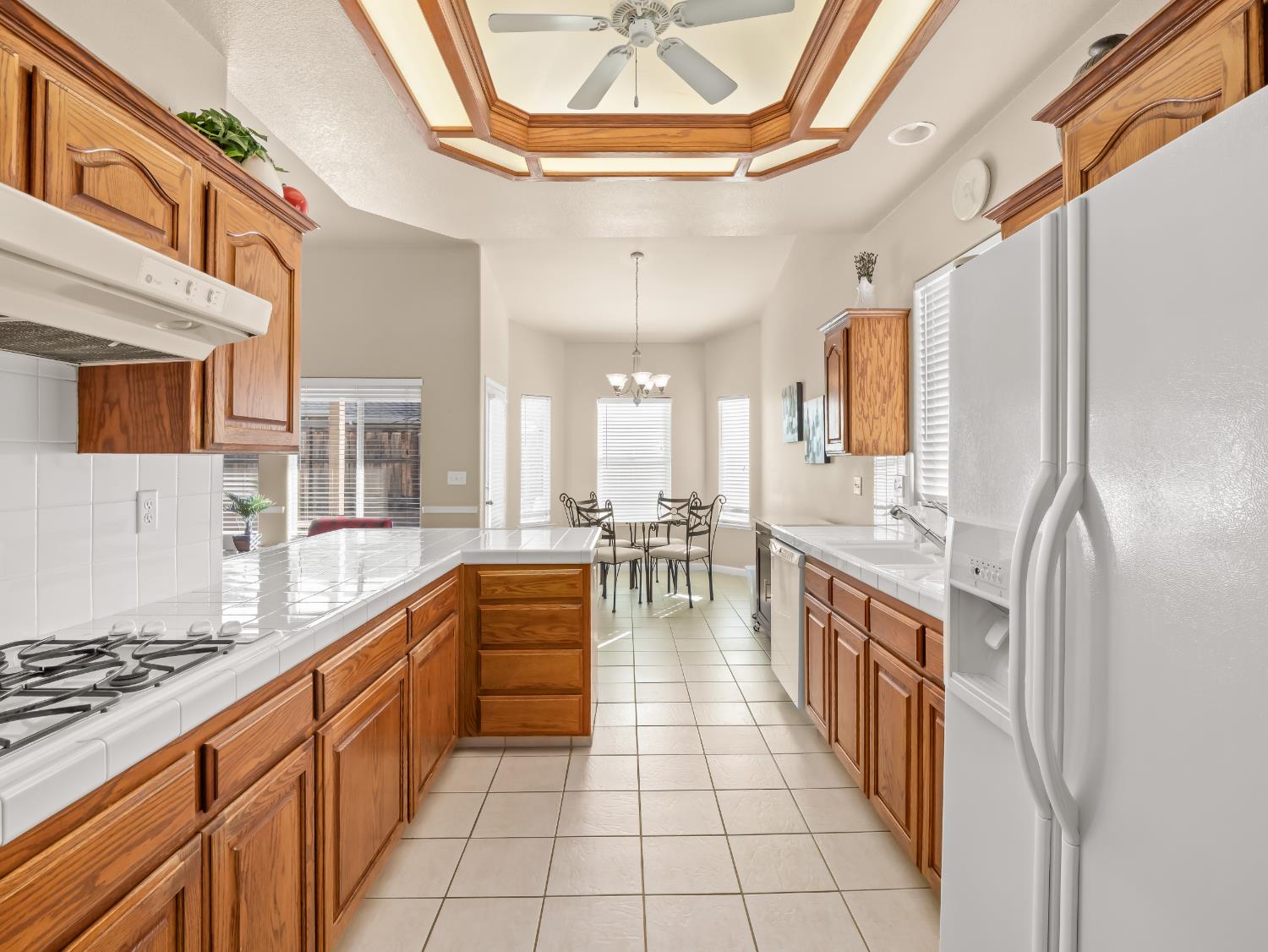 2887 E Christopher Dr, Fresno, CA 93720