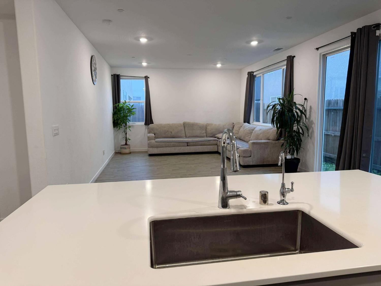 2844 N Vahe Ave, Fresno, CA 93737